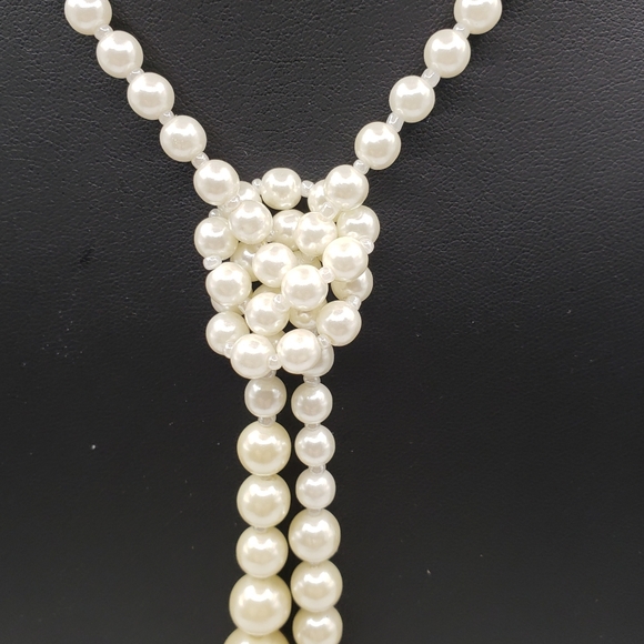 Graduated Faux Pearl Necklace Vintage Costume Jewelry Natural Knotted Tassel - Picture 4 of 7
